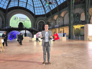 Ông Nguyễn Đỗ Dũng đưa Enfarm đến Hội nghị thượng đỉnh hành động trí tuệ nhân tạo tại Paris, Pháp - Ảnh: FBNV